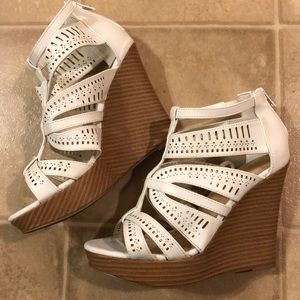 White Wedges